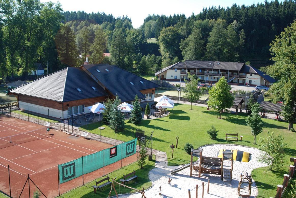 Tx Hotel Hostinne  Екстер'єр фото