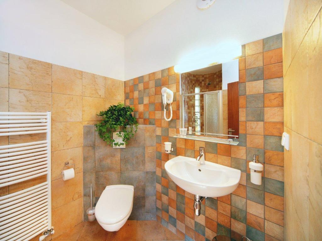 Tx Hotel Hostinne  Екстер'єр фото